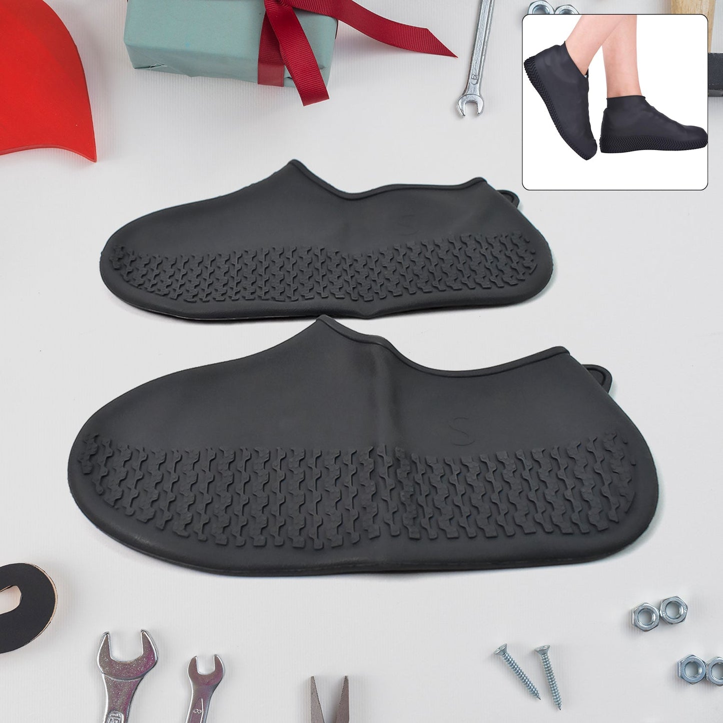 1 pair waterproof shoe cover in mix colors, anti-slip rain shoe covers for daily commute, washable silicone shoe protectors for wet weather, durable rainproof shoe cover for outdoor use, rain shoe cover for men women kids small size,