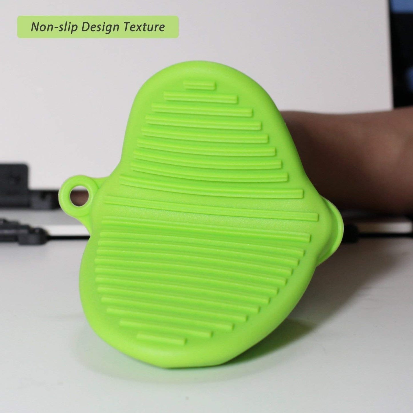 Heat-resistant potholder made of silicone in various colors. silicone oven mitts, mini heat resistant gloves, kitchen pinch mitt, microwave baking gloves, cooking mittens, non-toxic silicone gloves, compact oven mitt