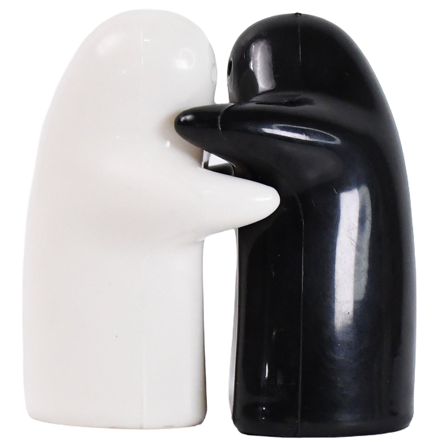 salt and pepper shaker set, plastic salt pepper container India, refillable salt and pepper shakers, cute kitchen spice containers, novelty spice shaker duo,