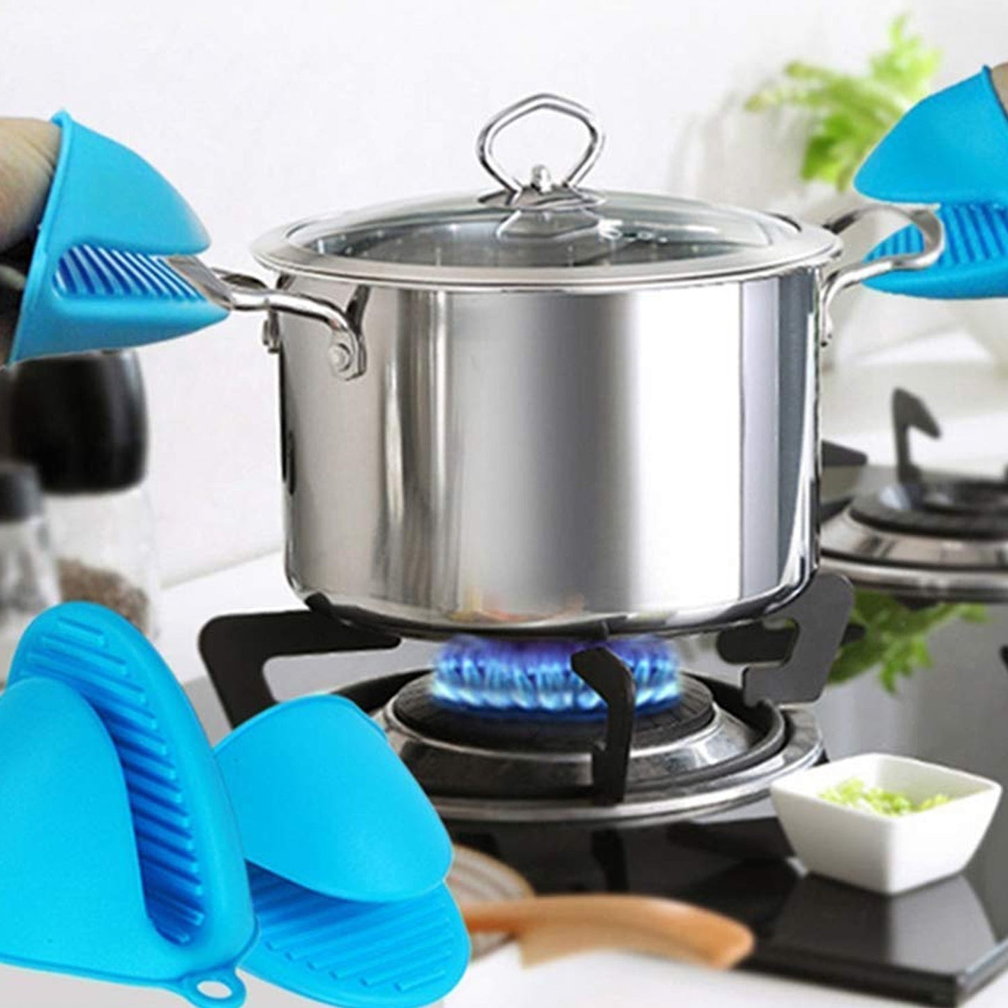 Silicone potholder with ergonomic design for baking and cooking. silicone oven mitts, mini heat resistant gloves, kitchen pinch mitt, microwave baking gloves, cooking mittens, non-toxic silicone gloves, compact oven mitt