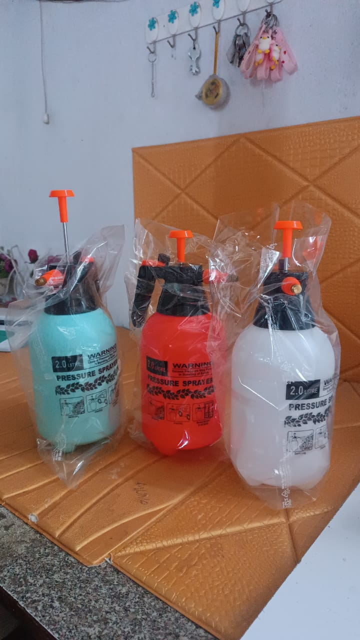garden sprayer, 2L pressure sprayer, manual pump sprayer, pesticide spray bottle, plant watering tool, gardening tools, spray bottle for plants