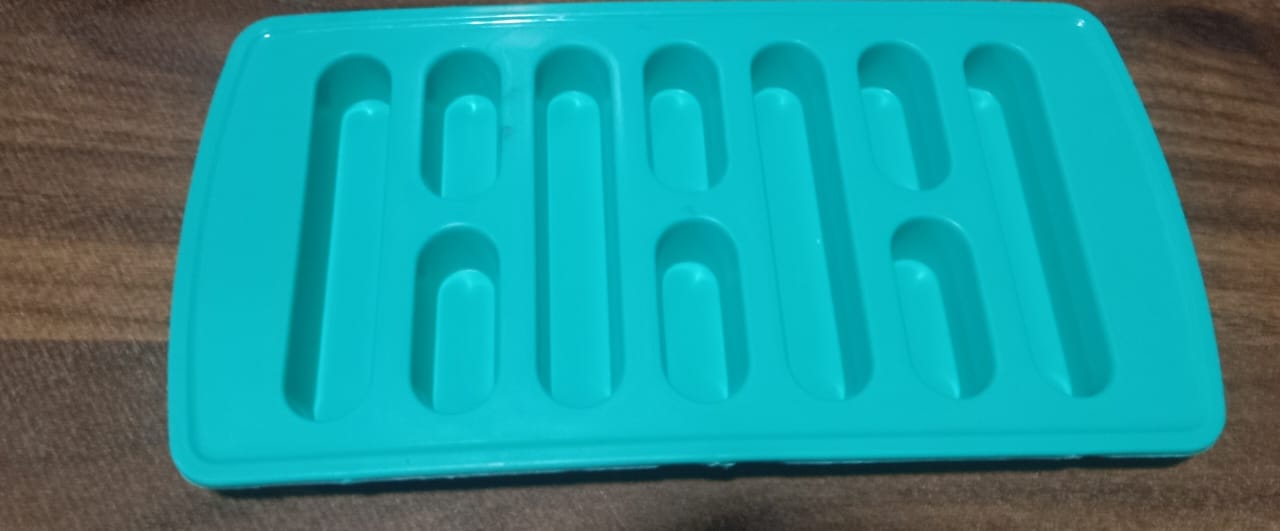 Plastic fancy ice cube maker trays for kitchen and outdoors