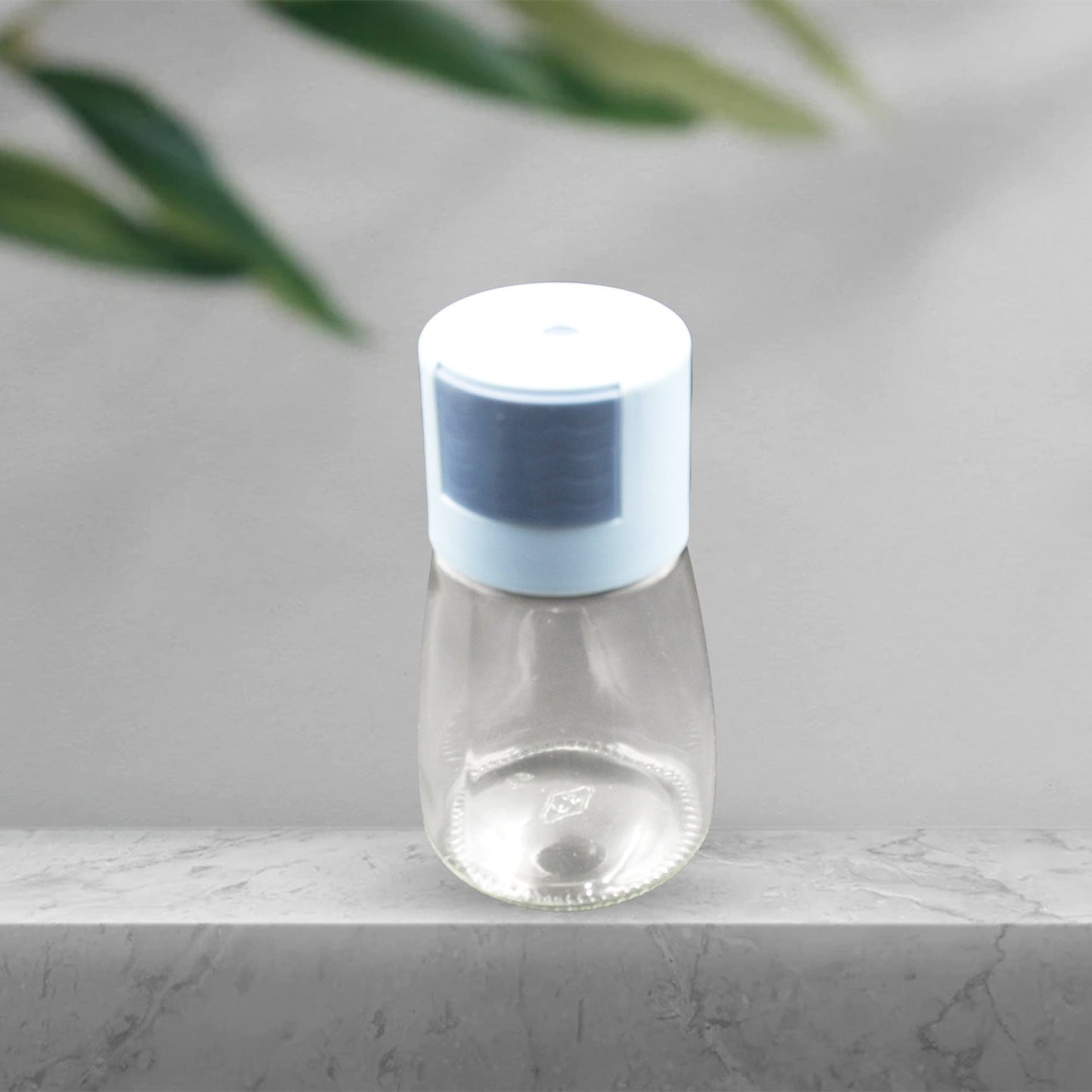 Salt shaker with precise measurement for perfect seasoning, glass salt bottle, salt dispenser 0.5g, salt shaker for kitchen, precise salt shaker, seasoning dispenser, press salt container, picnic salt bottle