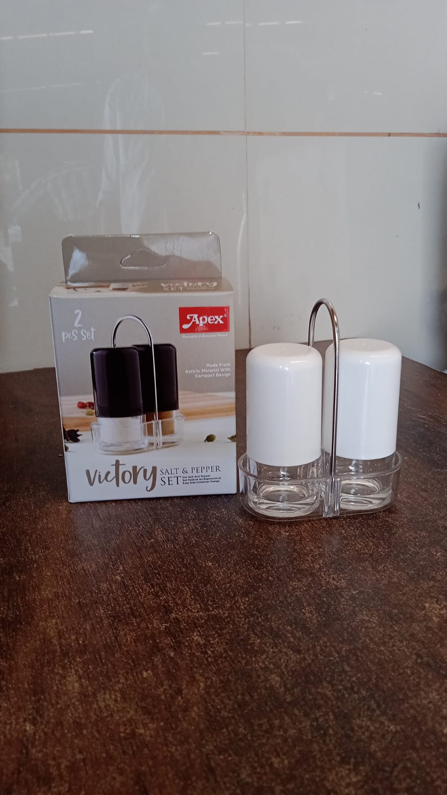 kitchen table shakers, small spice jars set, precision seasoning tools, salt pepper combo India, spice jars for Indian kitchen, elegant salt dispenser