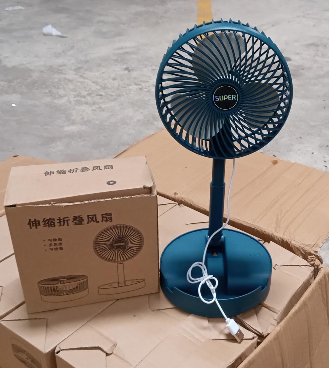 Foldable and portable fan for easy travel. foldable desktop fan, USB table fan, telescopic fan, silent desk fan, portable travel fan, adjustable height fan, mini table fan, personal fan