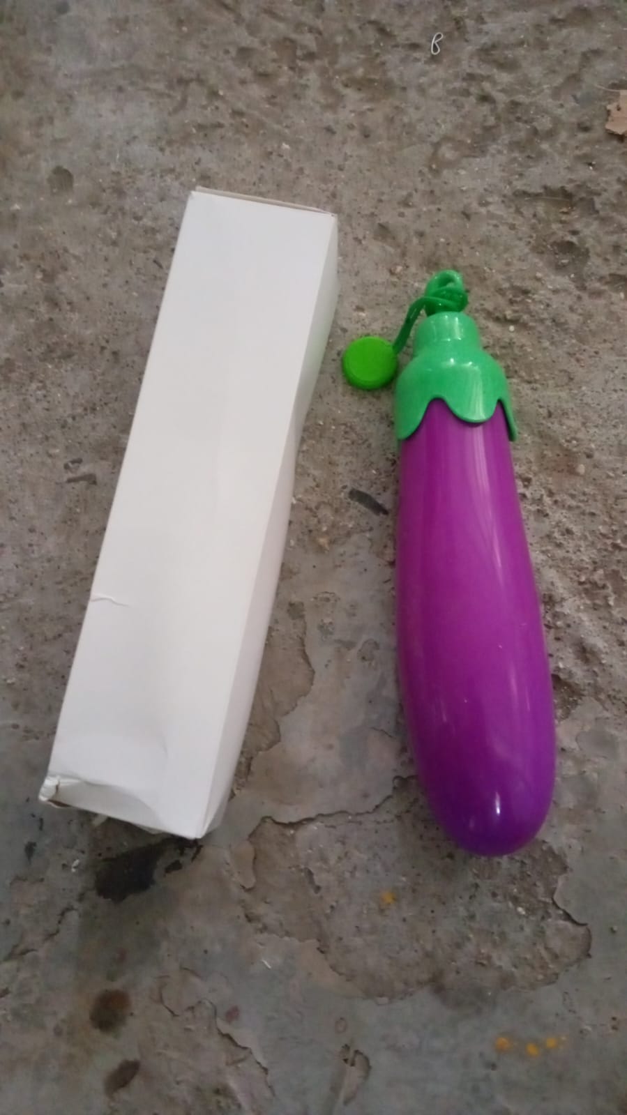 creative umbrella design, pocket-size umbrella, umbrella with sealed case, foldable umbrella for travel, unique gift umbrella