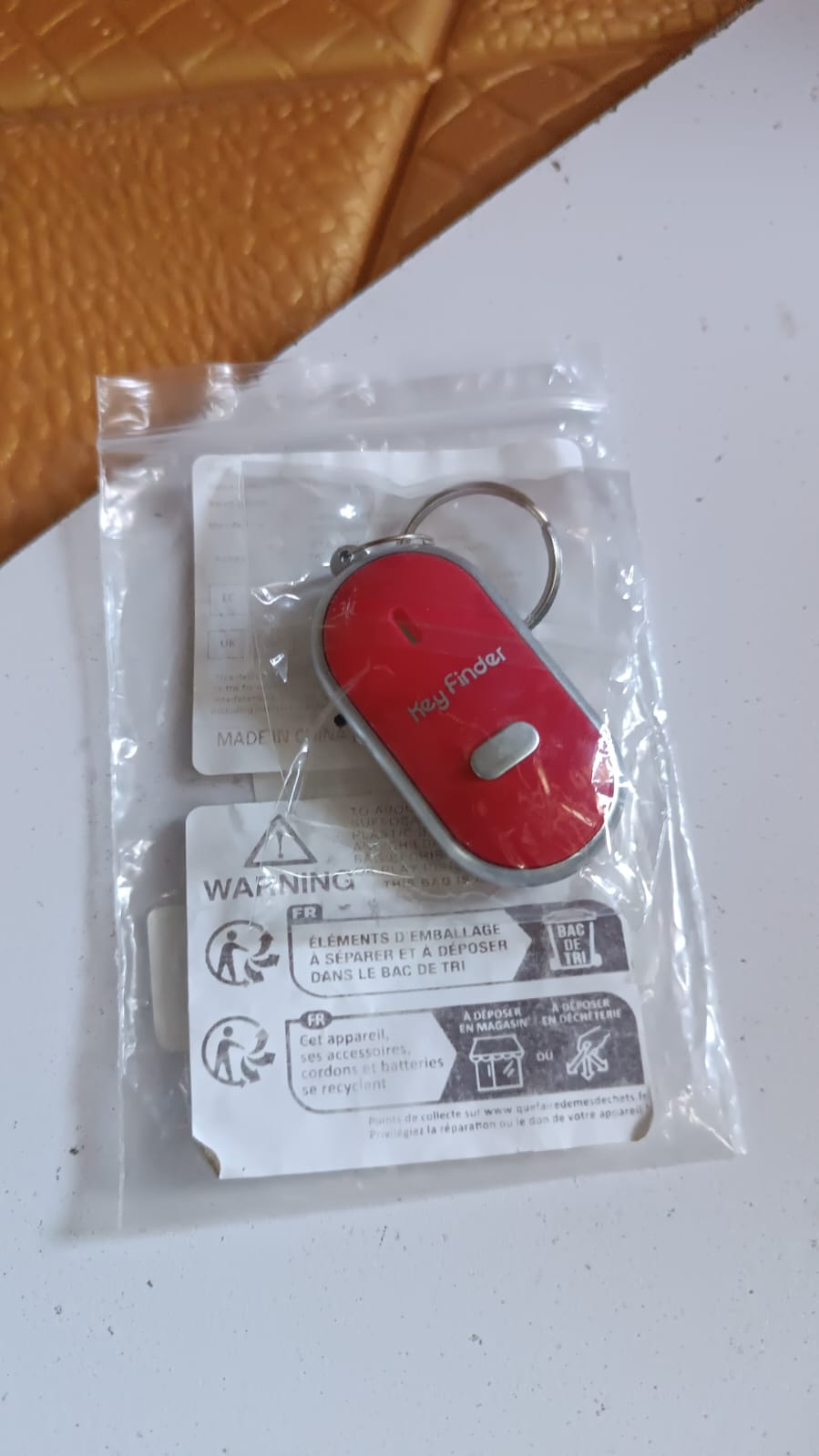 portable sound activated key finder for everyday use, 2 piece key tracker keychain with LED flashlight