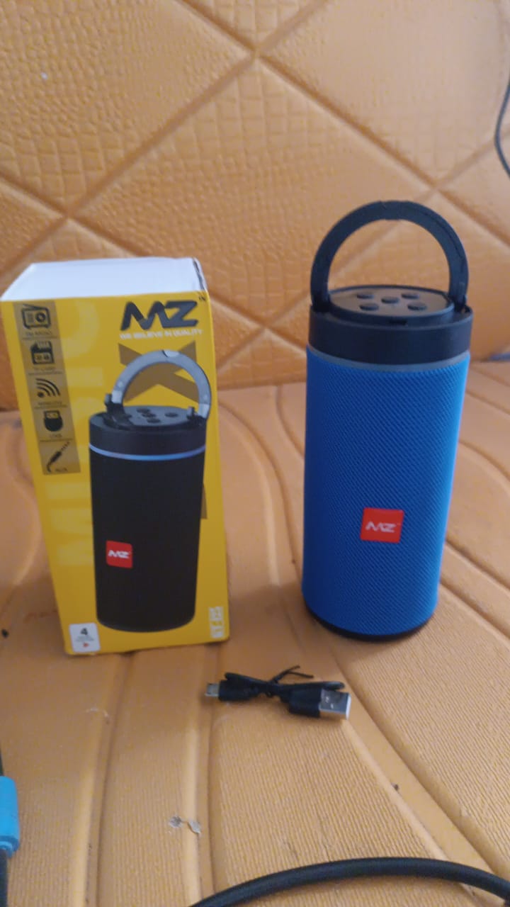 Bluetooth speaker, portable speaker, high bass speaker, wireless speaker, splash proof Bluetooth speaker, rechargeable speaker, FM USB speaker, travel speaker, outdoor music speaker, hands-free Bluetooth speaker