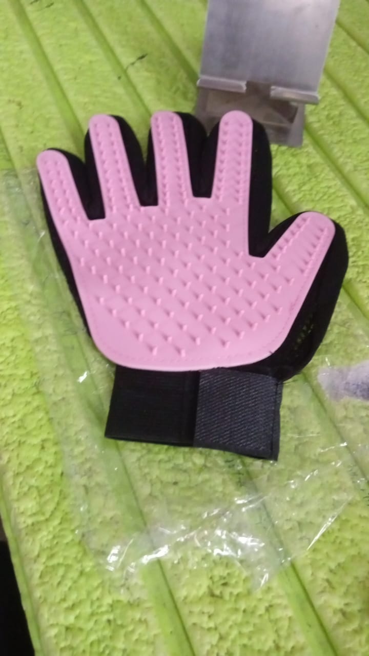 bath glove for deep cleaning, reusable exfoliator glove, pink shower scrubber, silicone bathing accessories, skincare exfoliation glove