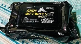 shoe cleaner wipes, sneaker cleaning wipes, disposable shoe wipes, travel shoe wipes, natural shoe wipes, resealable shoe wipe pack, sneaker cleaner India,