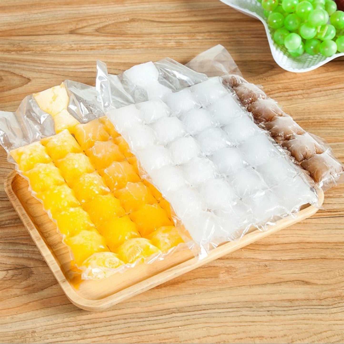 Mess-free self sealing ice cube bags for parties and outdoor use