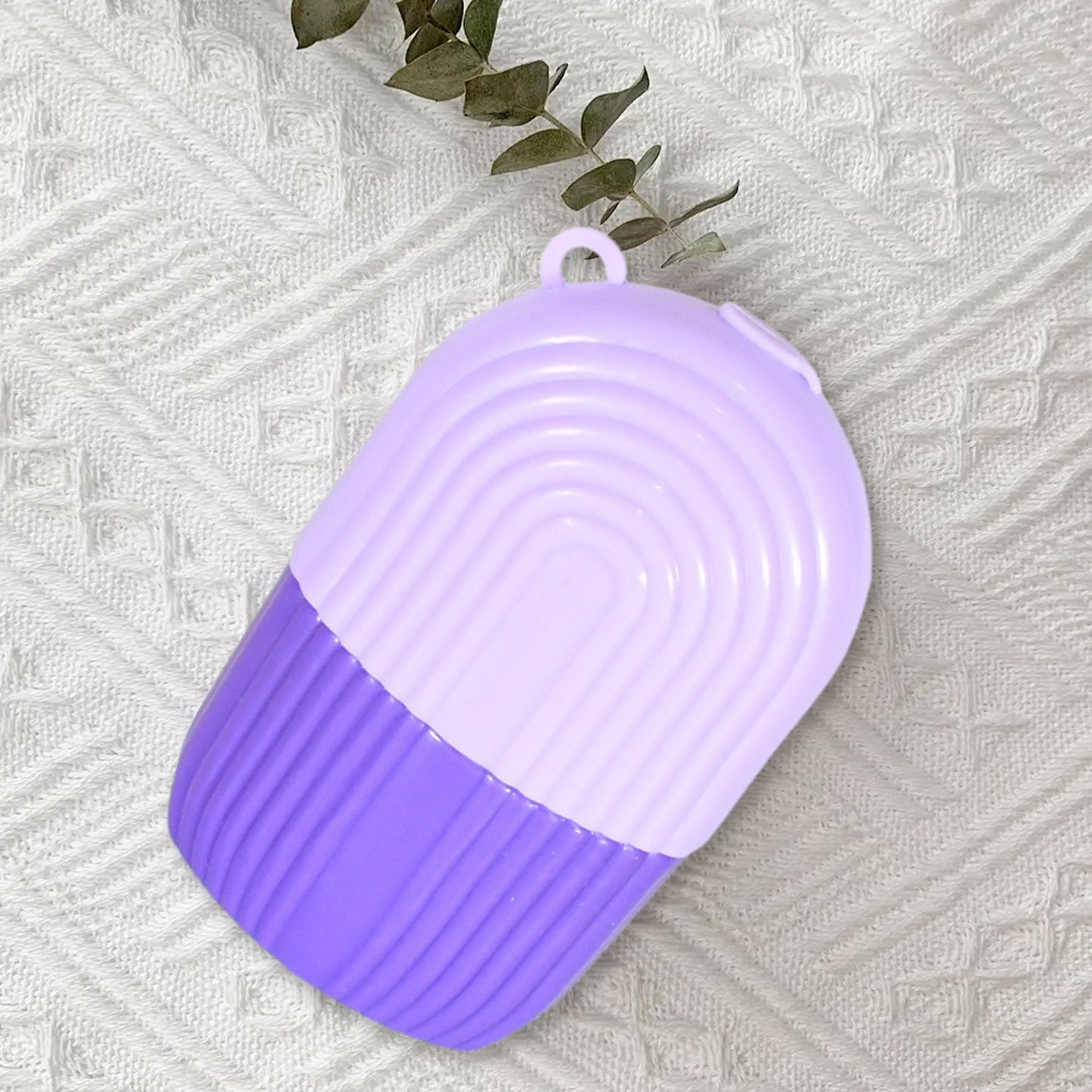 Portable cooling face and eye roller for daily skincare routine