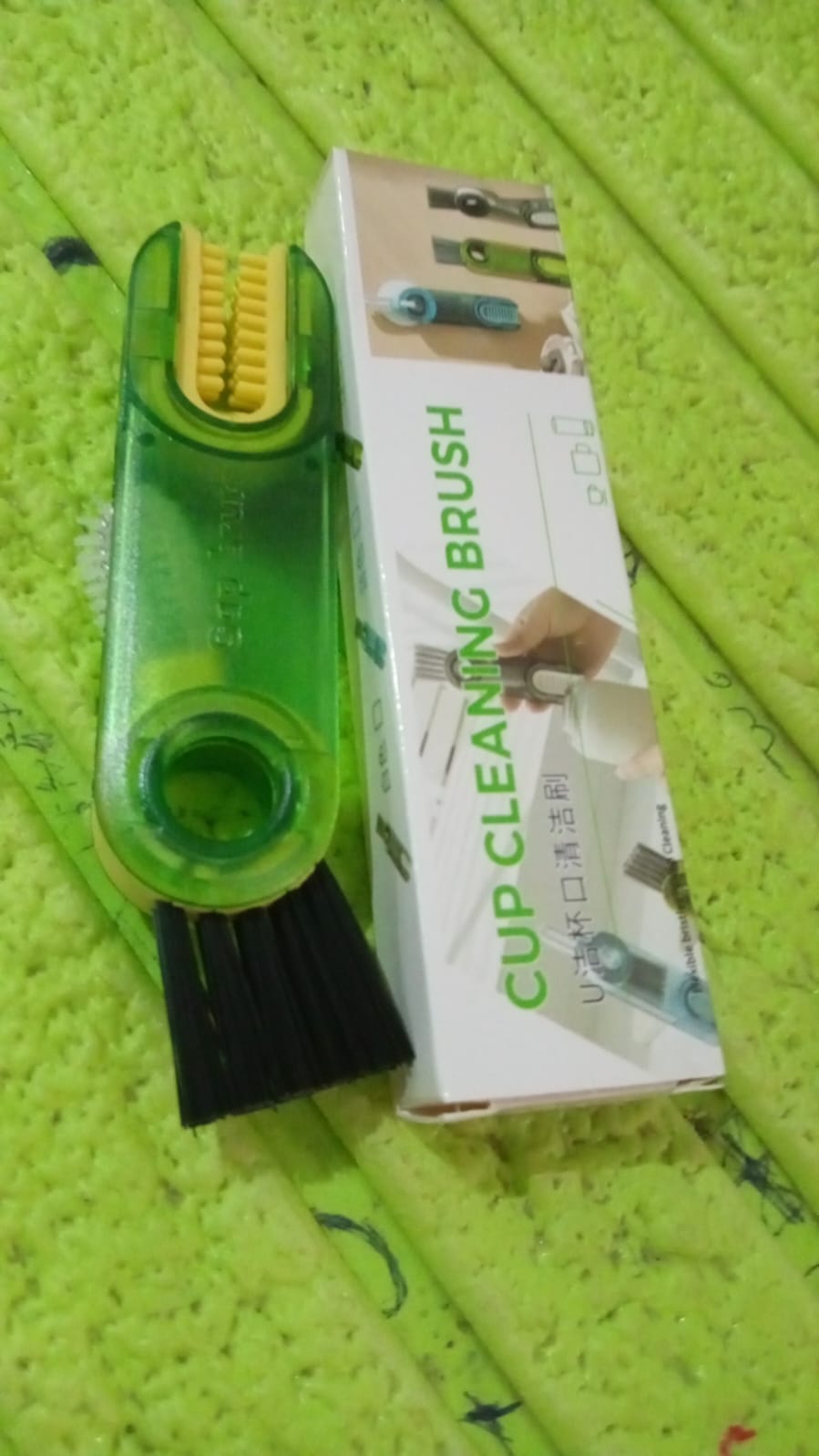 Bottle cleaner brush with U-shaped head and hard corner bristles