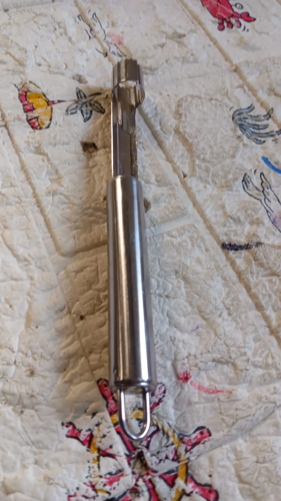 Easy to use stainless steel fruit corer for baking cupcakes