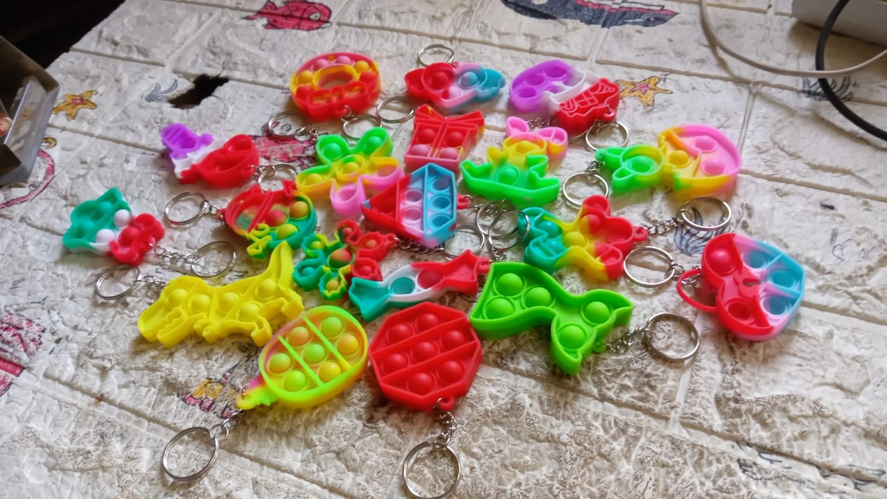 Birthday party return gift silicone keychain fidgets