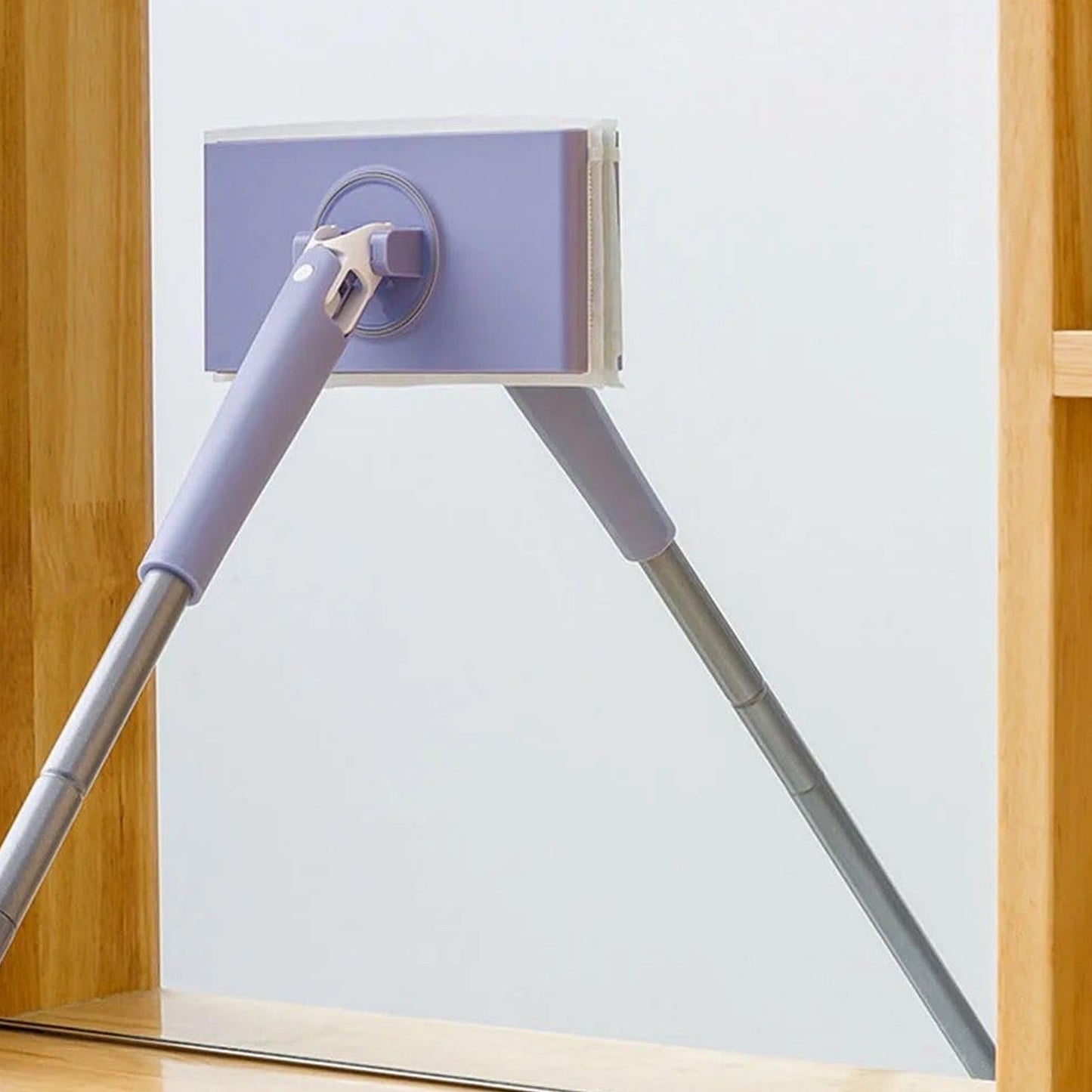 Lightweight mini mop for multi-surface cleaning with cloth