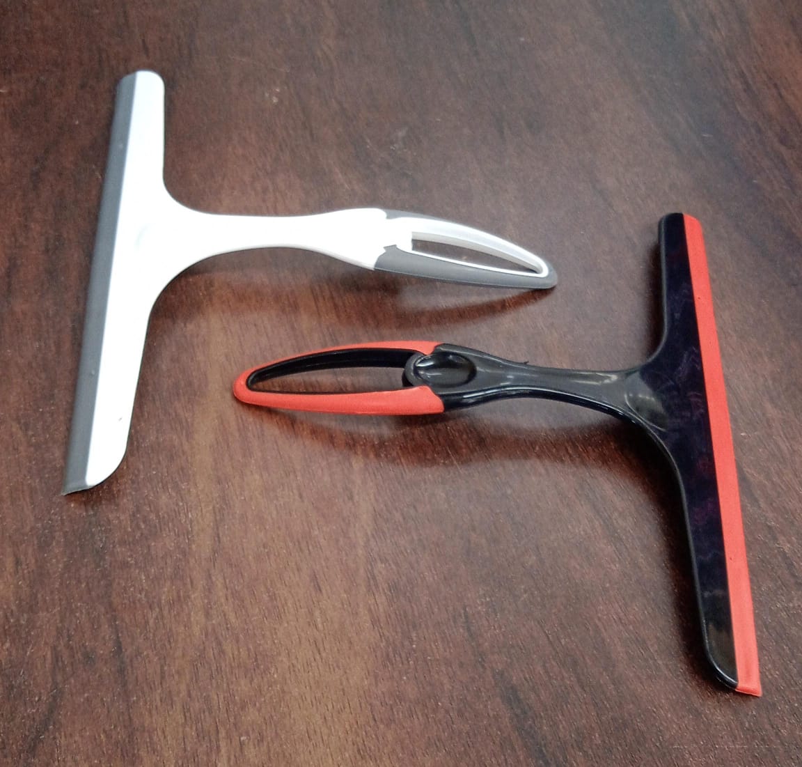 Colorful silicone wiper for cleaning car glass and kitchen surfaces