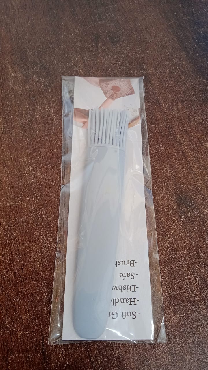 Non shedding silicone oil basting brush with PP handle