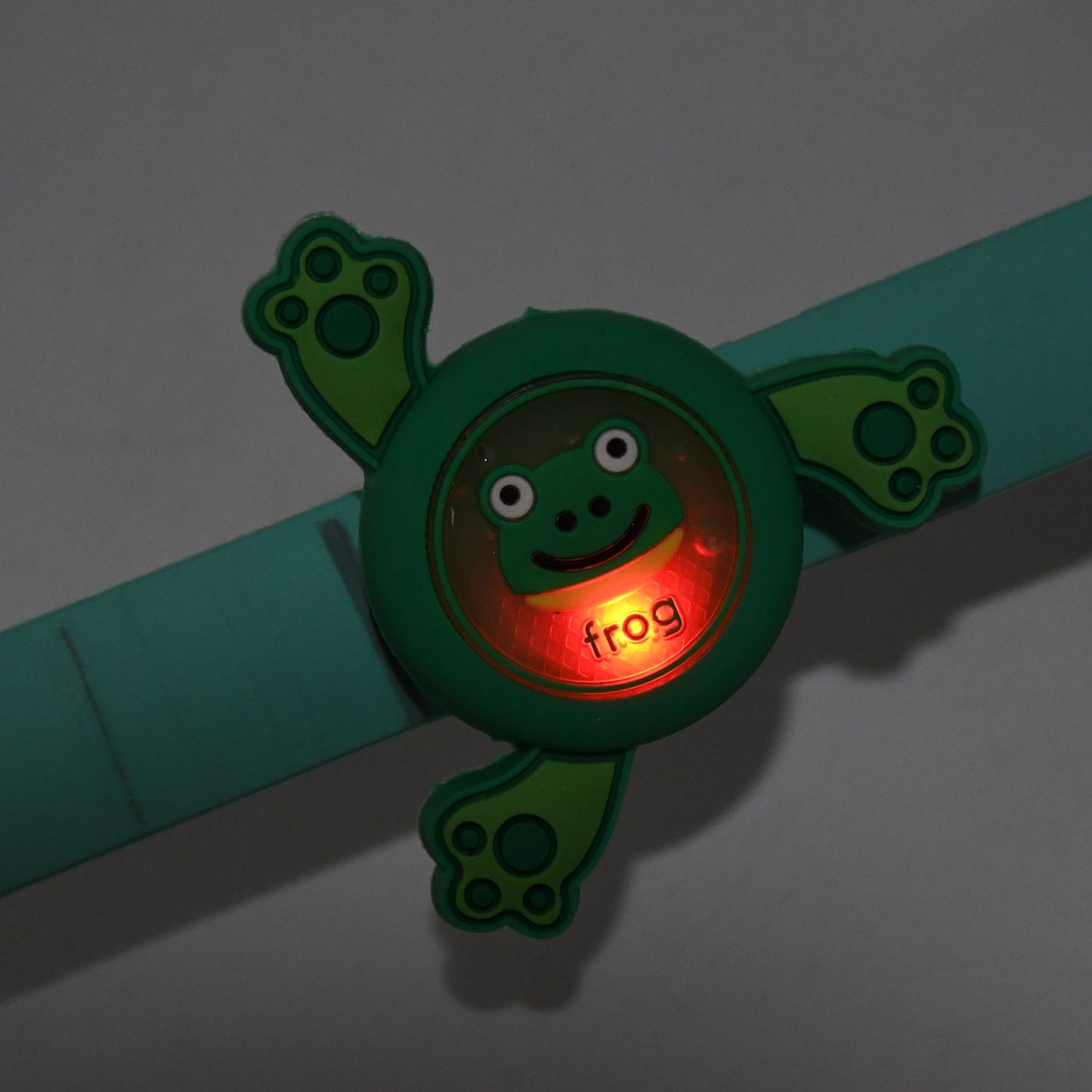 Spinning cartoon LED slap bracelet soft silicone toy