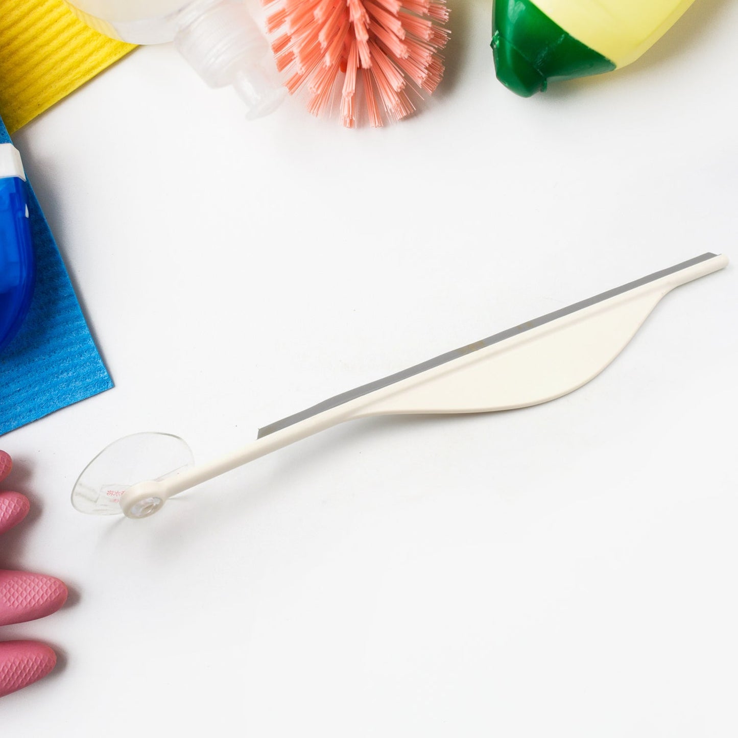 Car glass cleaning wiper tool for rainy season visibility
