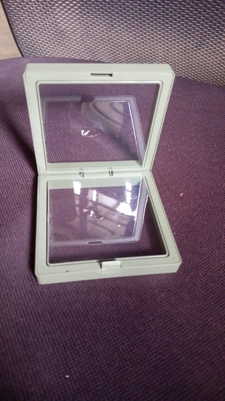 Sealed clear jewelry box for pendant bracelet ring display
