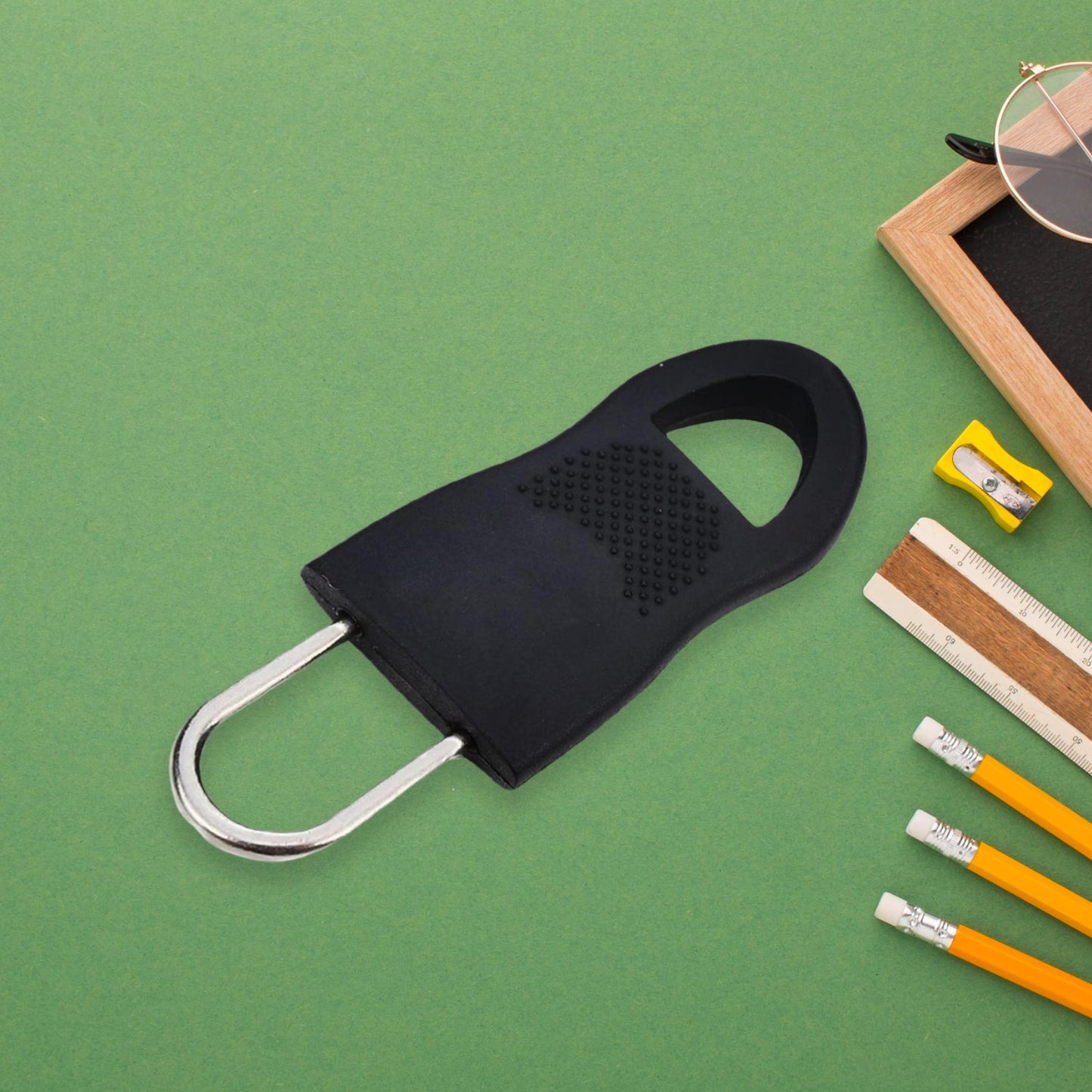 Cord pull zipper handles for school bags and suitcases