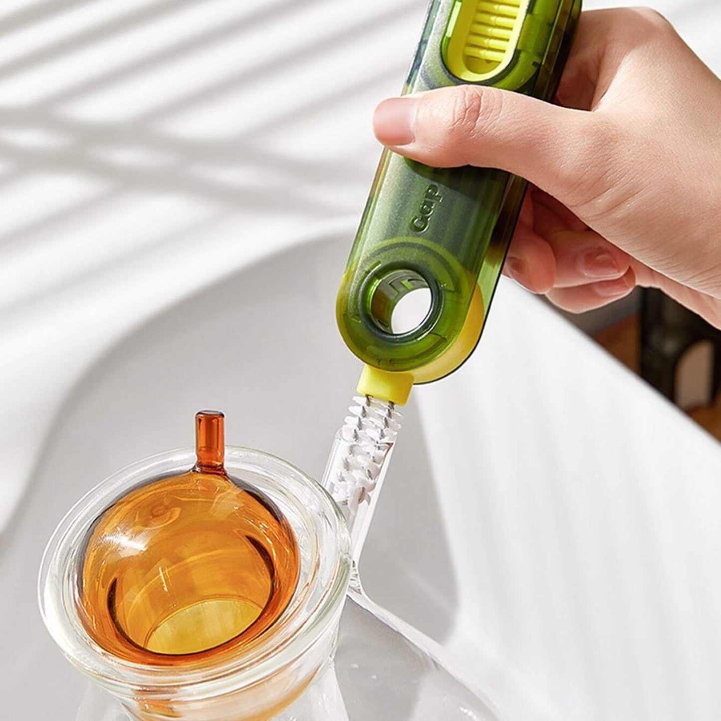 Portable cup and bottle cleaning brush with hanging hole