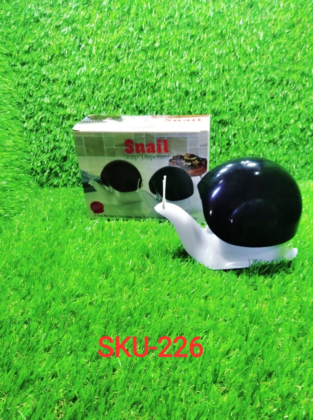 Compact snail shape liquid soap dispenser for easy dispensing. snail shape soap dispenser, liquid soap pump bottle, refillable soap container, glass soap dispenser, cute bathroom soap holder, kitchen hand wash bottle