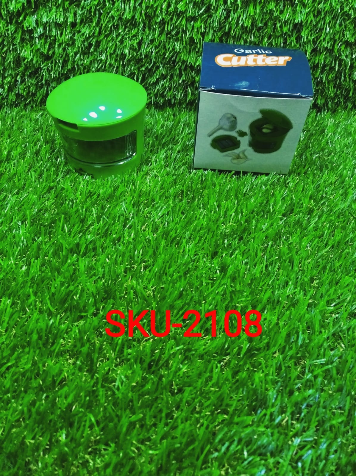 Garlic crusher with stainless steel design, garlic cutter, mini chopper, vegetable crusher, garlic crusher, kitchen chopper, manual chopper, mini food processor, herb slicer, nut grinder