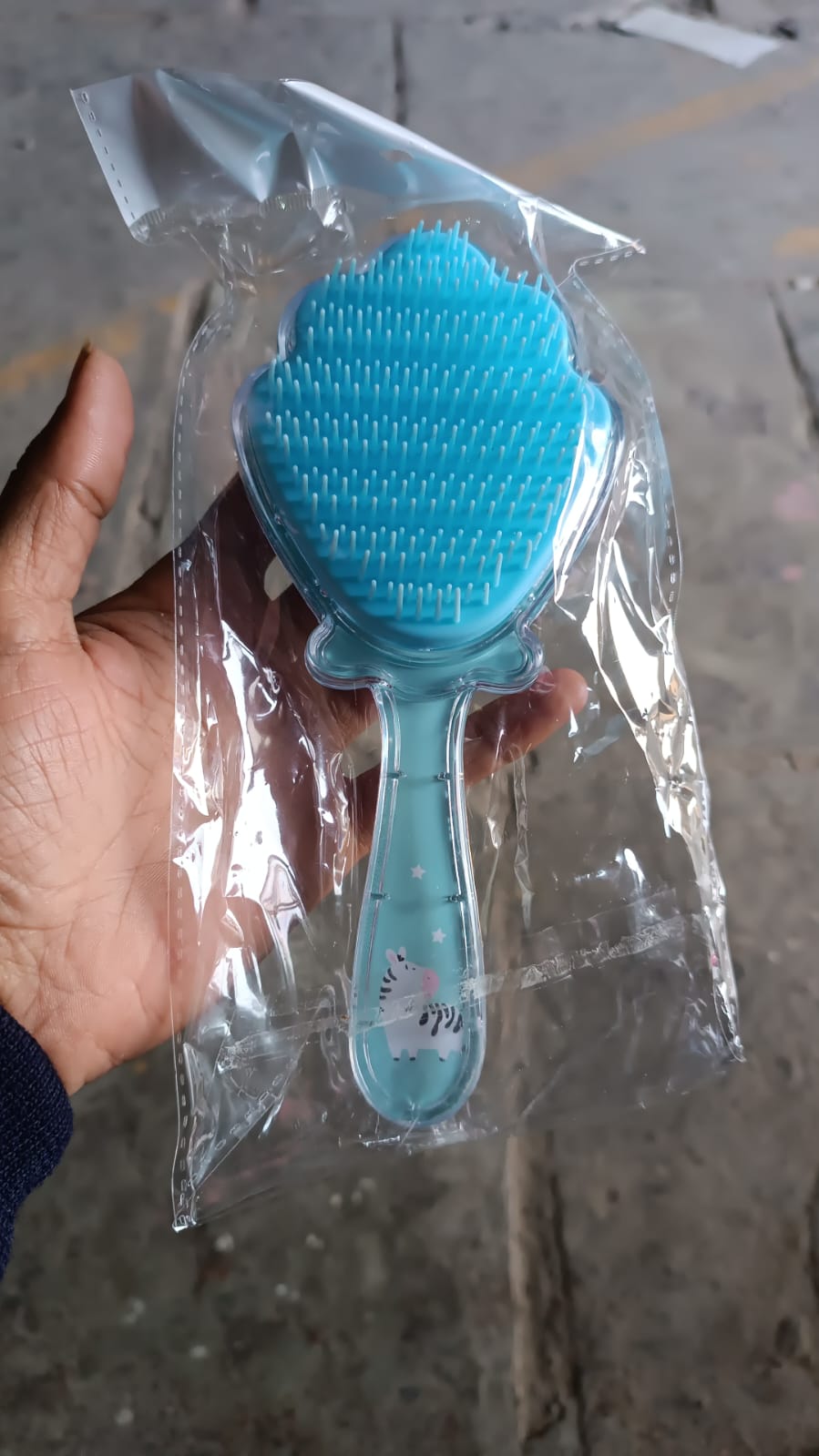 cute detangling comb for salon kits, cartoon comb for baby and toddler hair, waterproof hairbrush for wet use, soft comb for frizz-free styling, best detangling brush for wet Indian hair, fun cartoon scalp brush for kids and adults