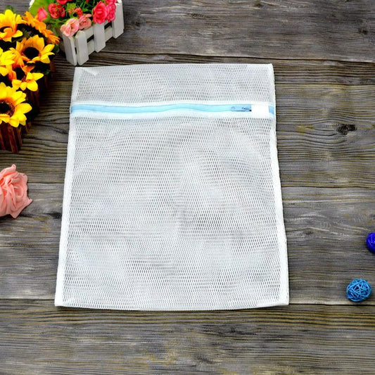 Large mesh laundry bag with zipper, suitable for delicate clothing and travel storage. mesh laundry bag, laundry bag for delicates, bra washing bag, underwear laundry pouch, lingerie wash bag, travel organizer bag, zipper mesh laundry bag