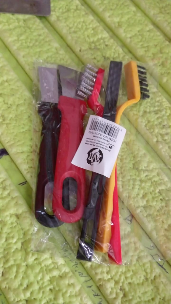 ergonomic handle wire brush and scraper cleaning set