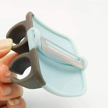 hand palm peeler, vegetable peeler tool, potato peeler with finger grip, kitchen fruit peeler, palm grip peeler, rubber grip peeler, quick peel kitchen tool
