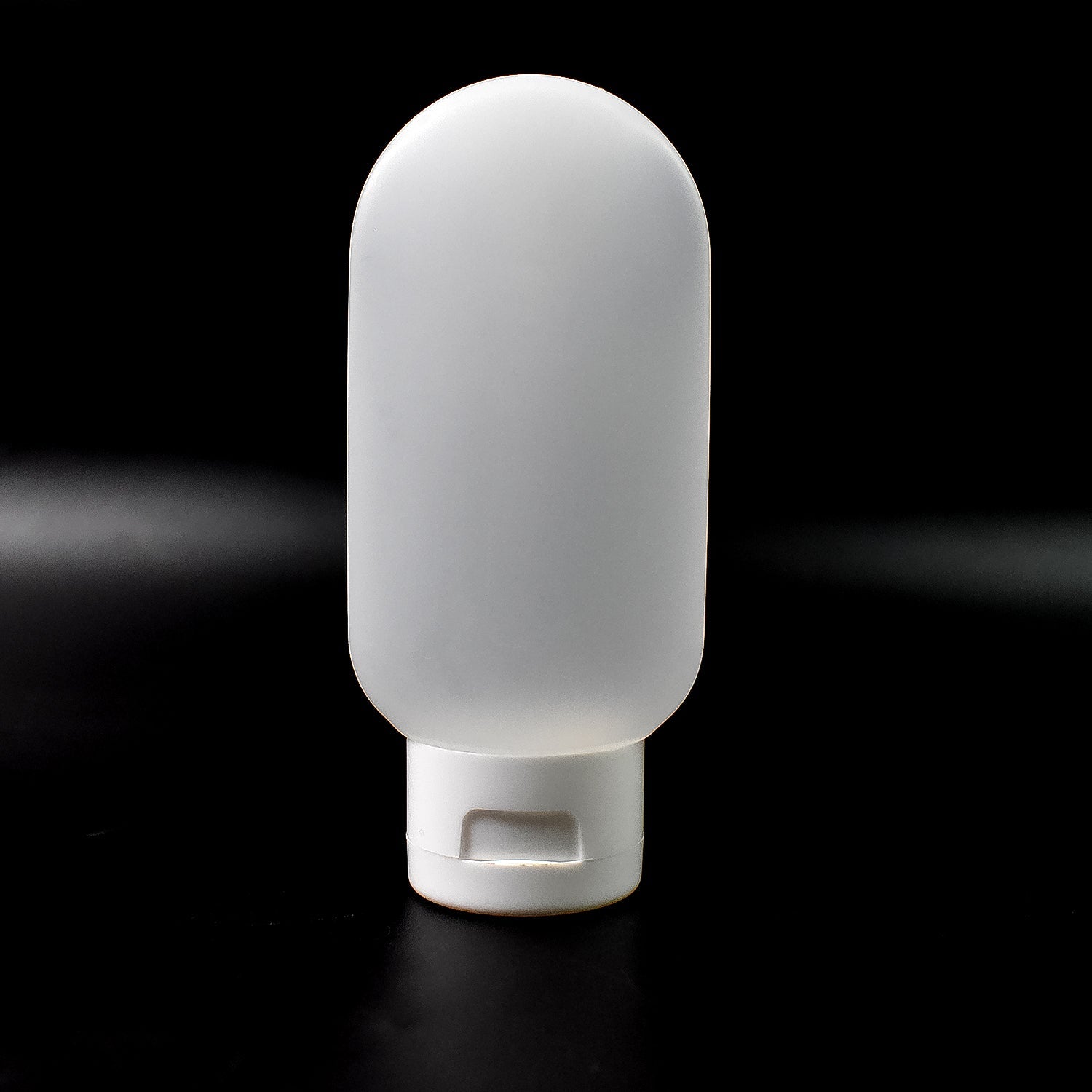 small plastic travel bottle for shampoo and conditioner, 60ml refillable travel bottle for liquids and gels, mini cosmetic bottle for travel use