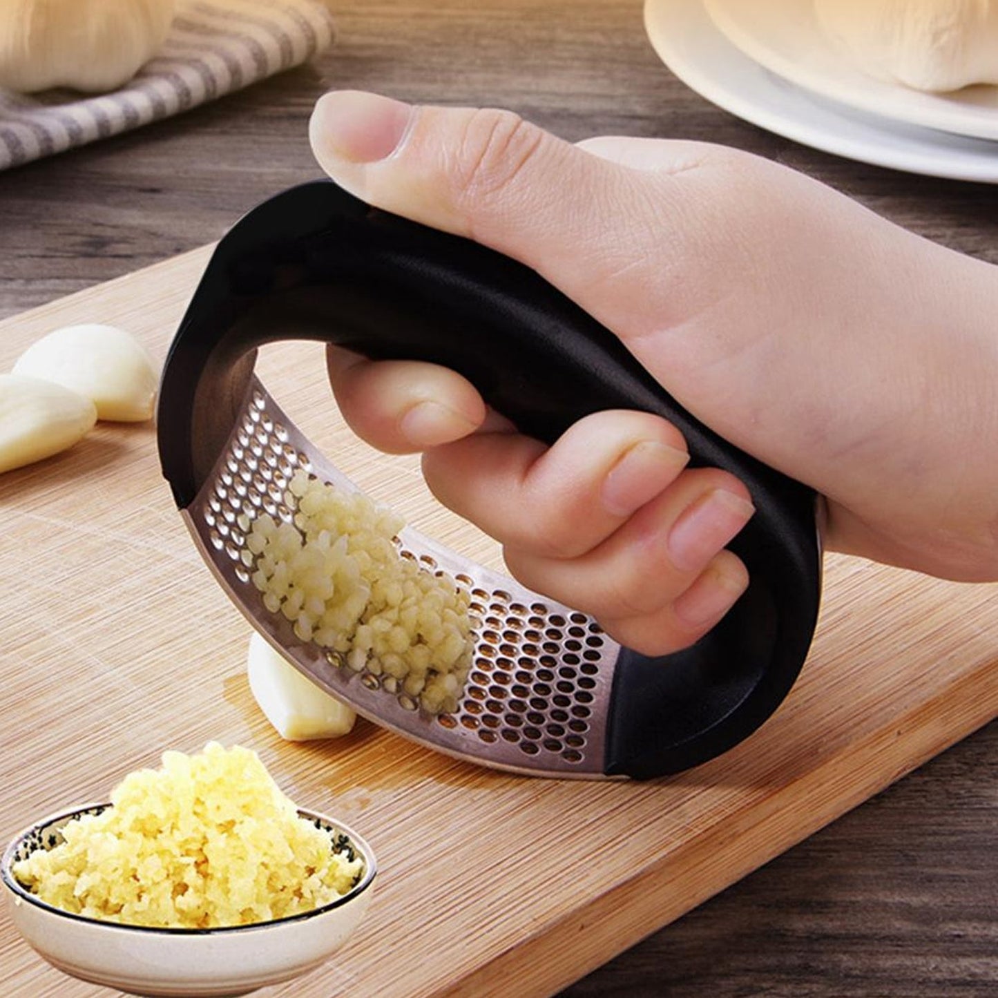 garlic crusher, ginger press, garlic press stainless steel, handheld garlic crusher, garlic ginger tool, garlic peeler, kitchen press tool, easy garlic crusher, garlic mincer, compact garlic press
