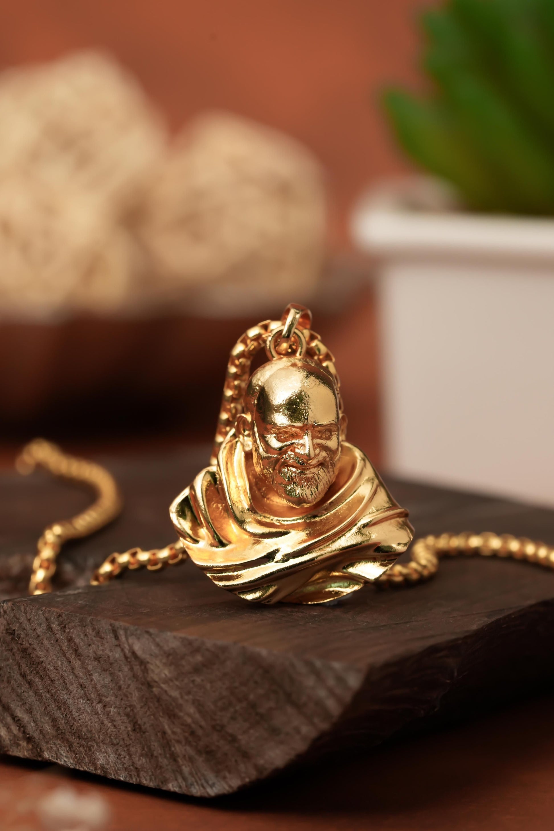 Sterling Gold Plated Neem Karoli Baba Pendant with Chain for Men – Spiritual Locket, Neem Karoli Baba pendant, gold plated Neem Karoli Baba locket, Neem Karoli Baba necklace for men, spiritual baba pendant, Neem Karoli Baba jewellery, Neem Karoli Baba chain locket, gold spiritual pendant for men, Neem Karoli Baba pendant online, Neem Karoli Baba pendant with chain, Neem Karoli Baba accessories India

