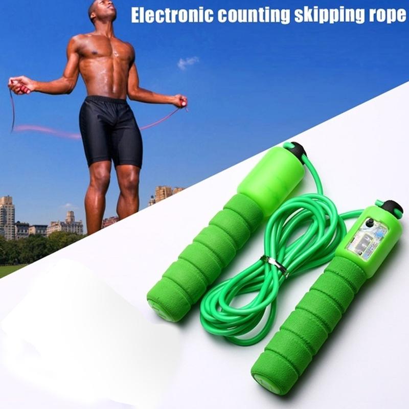 Electronic counting rope for fitness training. electronic counting skipping rope, digital jump rope with counter, fitness skipping rope for weight loss, foam handle skipping rope, adjustable 9ft jump rope