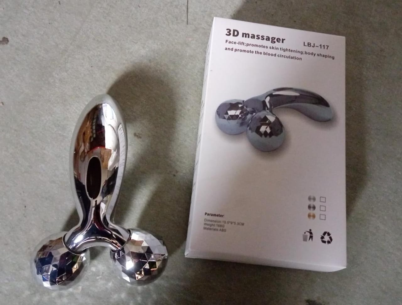3D roller for face massage and relaxation. 3D face roller, face massager for women, solar microcurrent roller, skin tightening tool, facial massage roller, y-shaped face massager