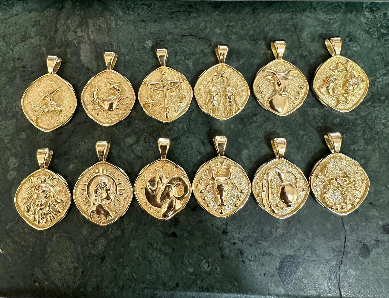 unisex zodiac jewelry, astrology symbol chain, gold zodiac charm necklace, personalized sun sign pendant, astrology accessories india