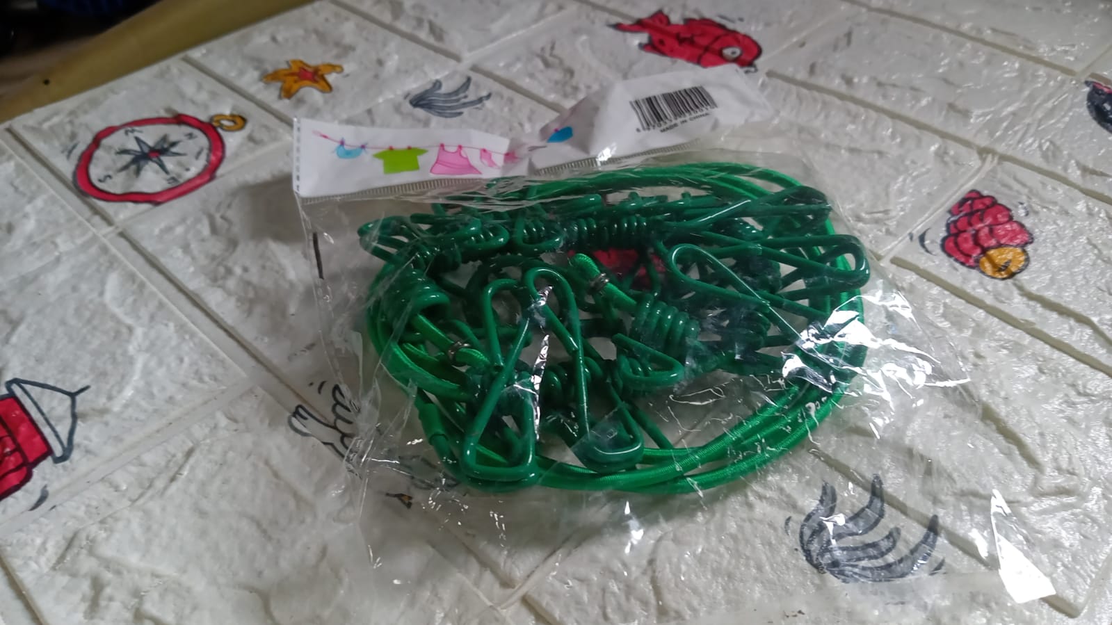 Elastic clothes line with metal clips, elastic drying rope, travel clothesline, portable clothesline, camping clothes drying rope, clothesline with clips, travel cloth rope, elastic clothesline