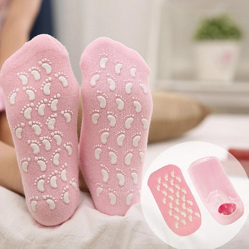 Gel socks for moisturizing feet. gel moisturizing socks, silicone heel socks, foot care socks, cracked heel socks, reusable foot sleeve, moisturizing socks for dry feet
