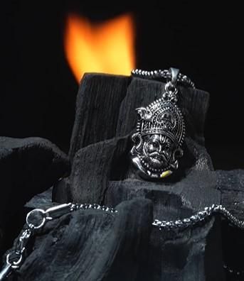 stainless steel silver devotional locket, khatu shyam pendant necklace for men, silver chain with shyam maharaj pendant, stainless steel devotional pendant for men, men’s khatu shyam locket silver chain, religious pendant khatu shyam maharaj, silver devotional locket for men, stainless steel shyam pendant necklace, men’s spiritual pendant khatu shyam