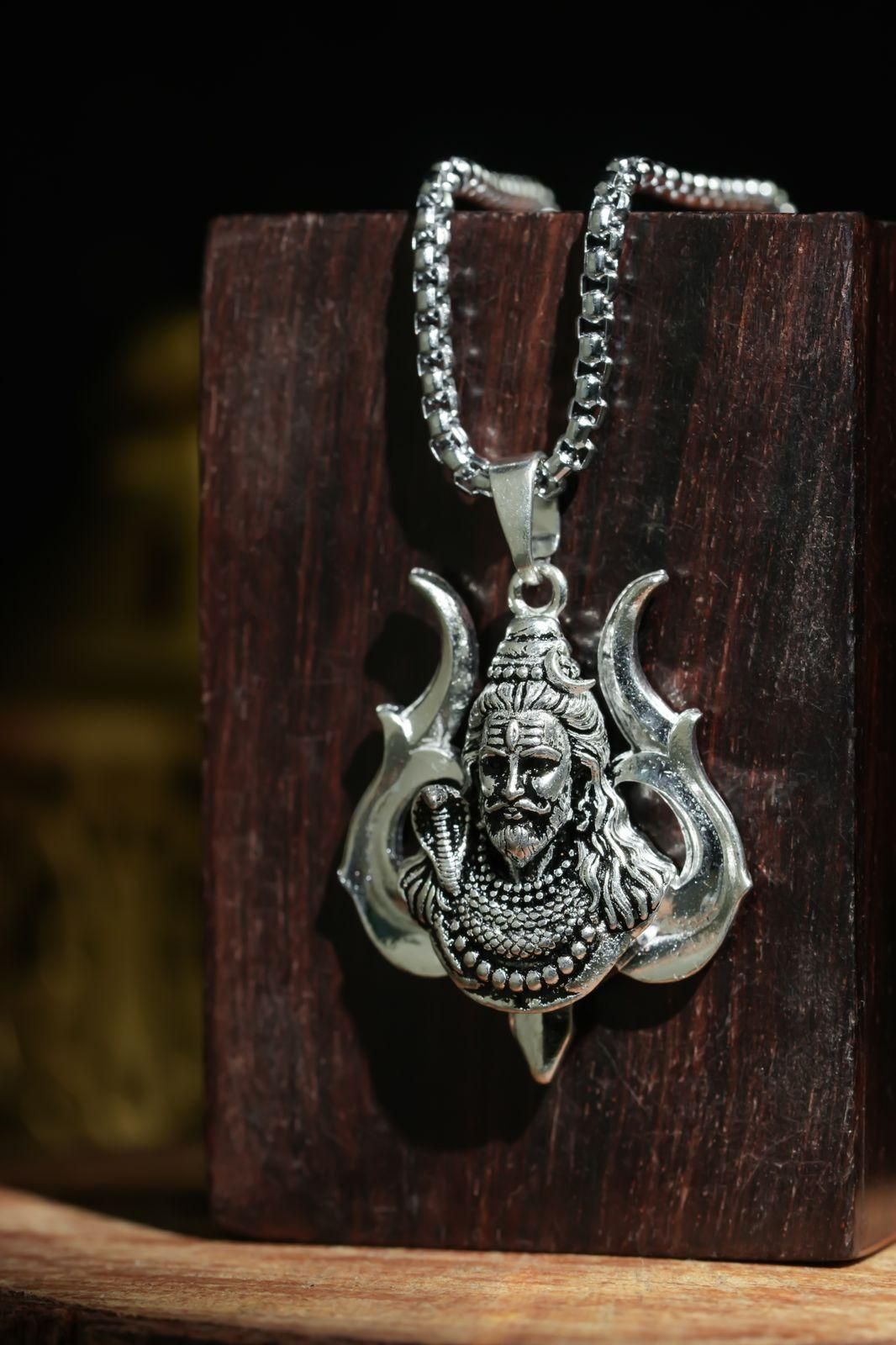 Men’s Silver Chain with Hanuman Pendant – Stainless Steel Casual Necklace, men’s silver chain, hanuman pendant chain, stainless steel hanuman pendant, silver chain with hanuman pendant, men’s religious pendant, casual silver chain for men, hanumanji pendant necklace, stainless steel chain for men, silver jewelry for men, hanuman pendant jewelry, men’s spiritual chain, silver chain pack for men