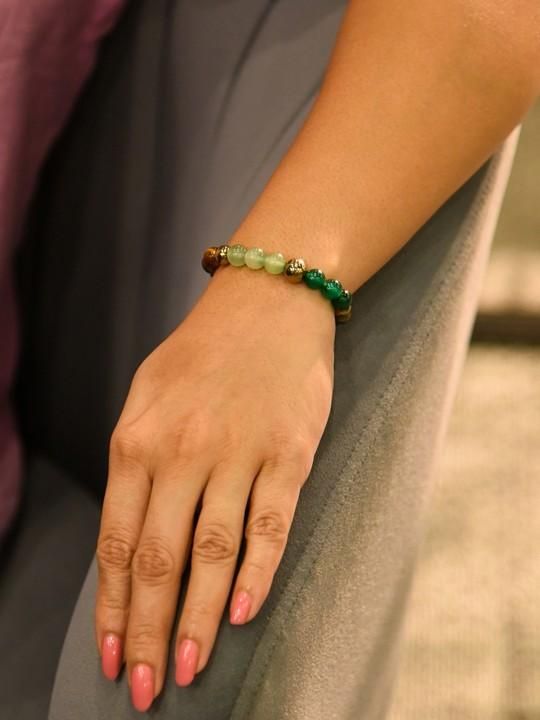 dhan yog elasticated bracelet natural gemstone crystal bracelet for money and prosperity, buy dhan yog gemstone bracelet online india, money and prosperity crystal bracelet elasticated, natural gemstone bracelet for dhan yog money