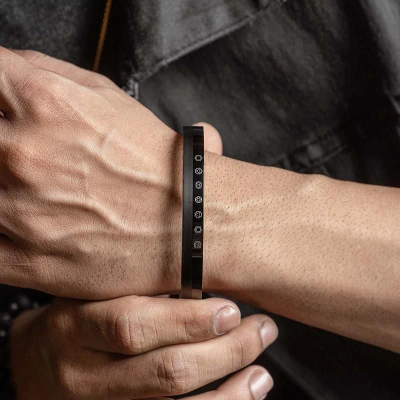 stainless steel energy bracelet, spiritual balance chakra kada, stylish men's chakra bracelet, strength energy kada for men, durable stainless steel chakra bracelet, 7 chakra energy bracelet India, men's spiritual balance bracelet, chakra healing kada for men, fashionable energy bracelet for men