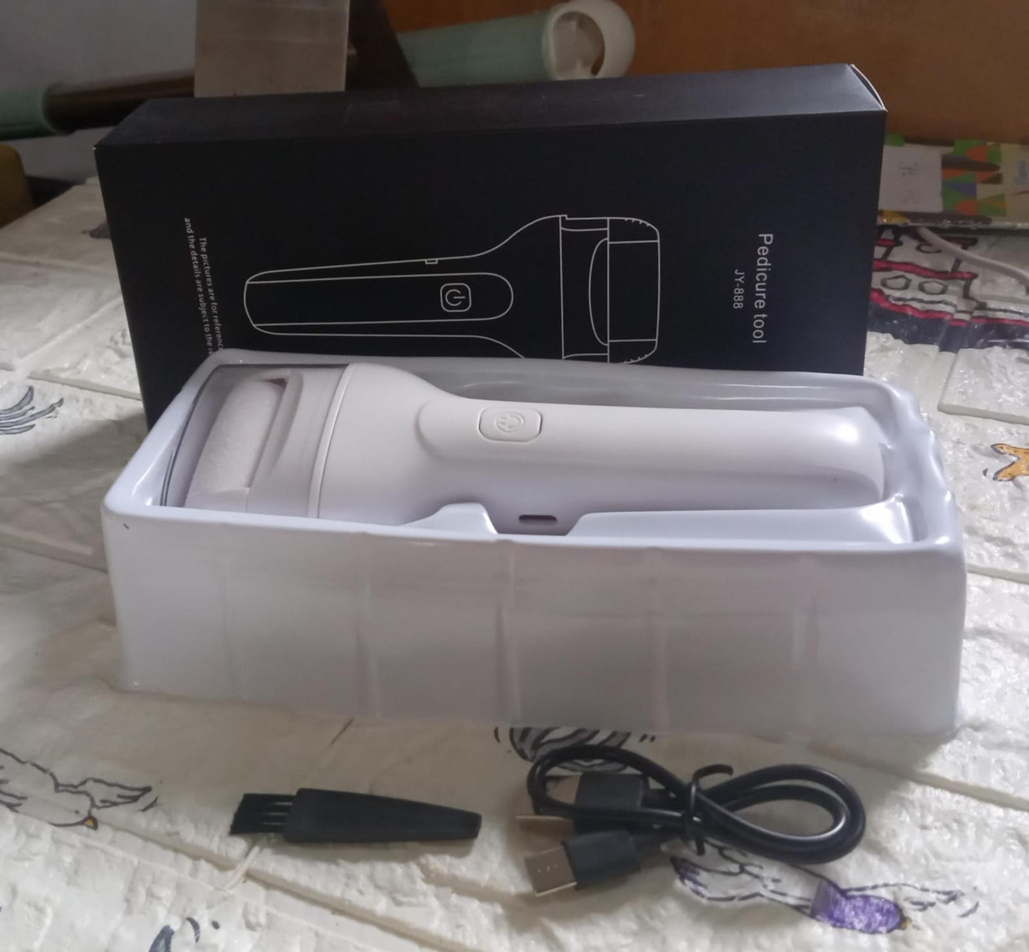 Foot callus removal device, electric and portable, electric foot file, callus remover, rechargeable foot care tool, cracked heel remover, pedicure device, foot dead skin remover, foot file machine, foot grinder