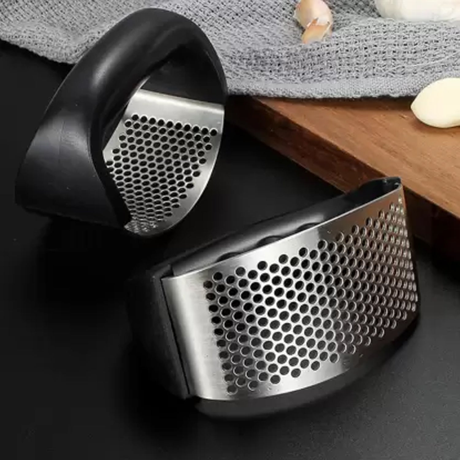 garlic crusher, ginger press, garlic press stainless steel, handheld garlic crusher, garlic ginger tool, garlic peeler, kitchen press tool, easy garlic crusher, garlic mincer, compact garlic press