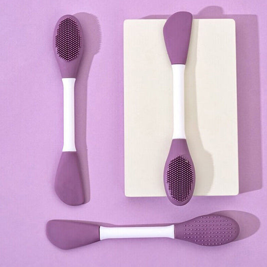 Double-headed silicone mask brush for even application and gentle cleansing