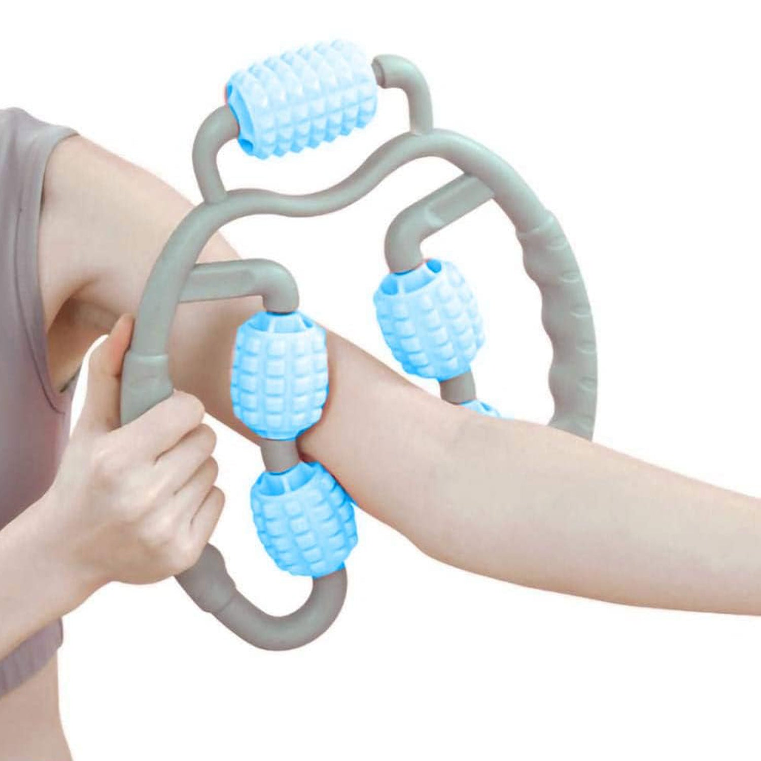 Portable elastic plastic muscle roller for soreness relief