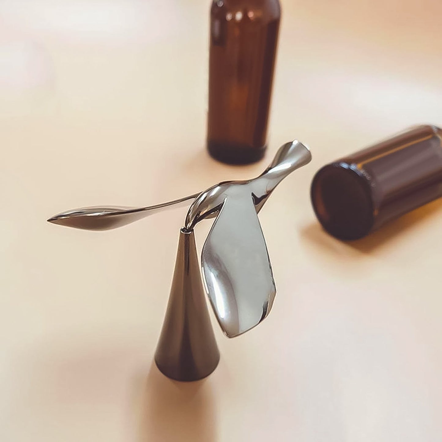 Birdie Balance Opener, Manual bottle opener bird tabletop toy bar kitchen accessory